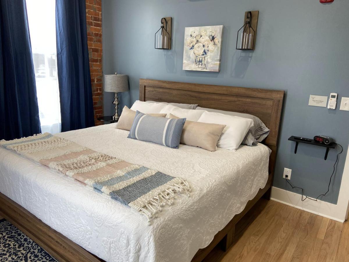 Brickhouse Loft - A Boutique Hotel Martinsville Exterior foto
